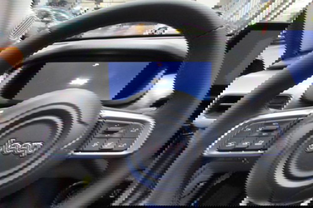 Jeep Avenger nuova a Milano (12)