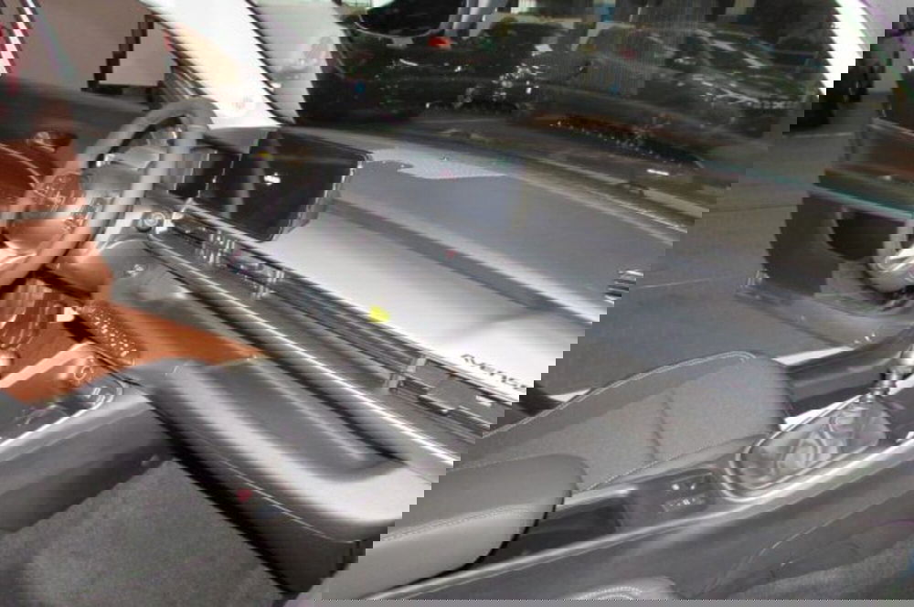 Jeep Avenger nuova a Milano (16)