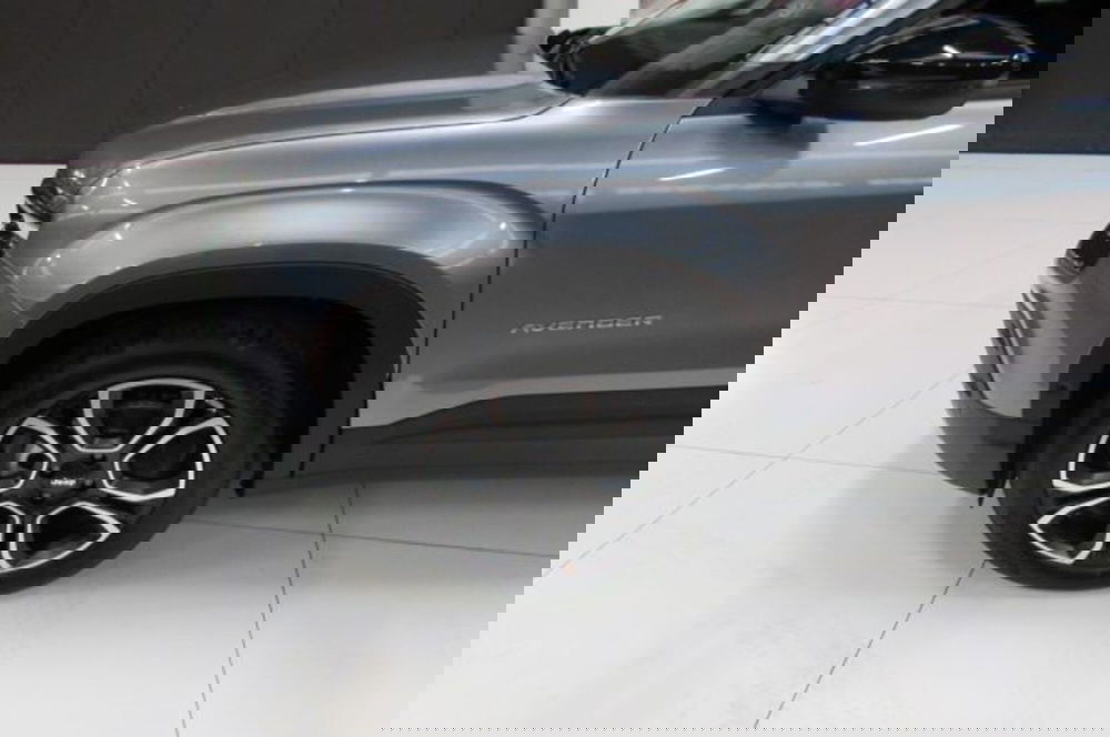 Jeep Avenger nuova a Milano (5)