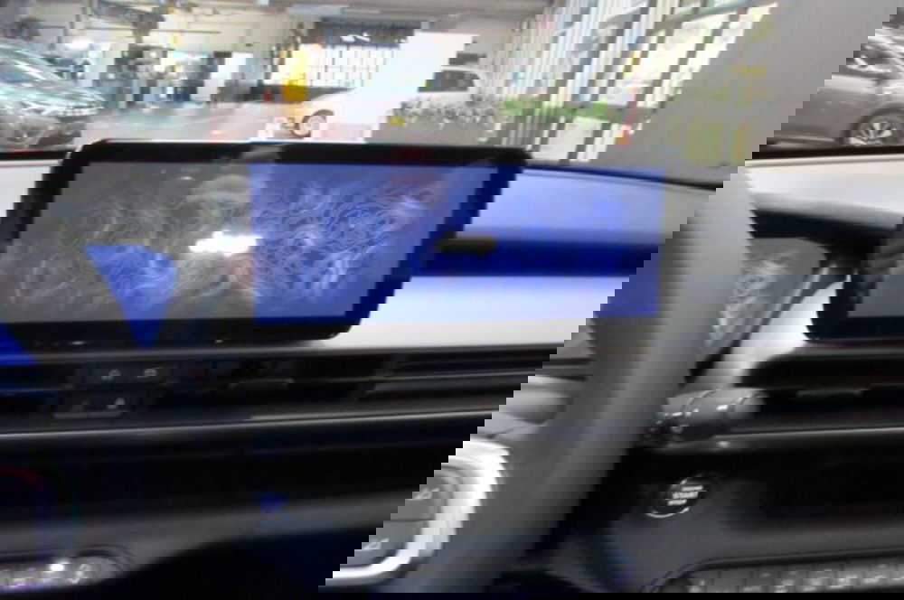 Jeep Avenger nuova a Milano (8)