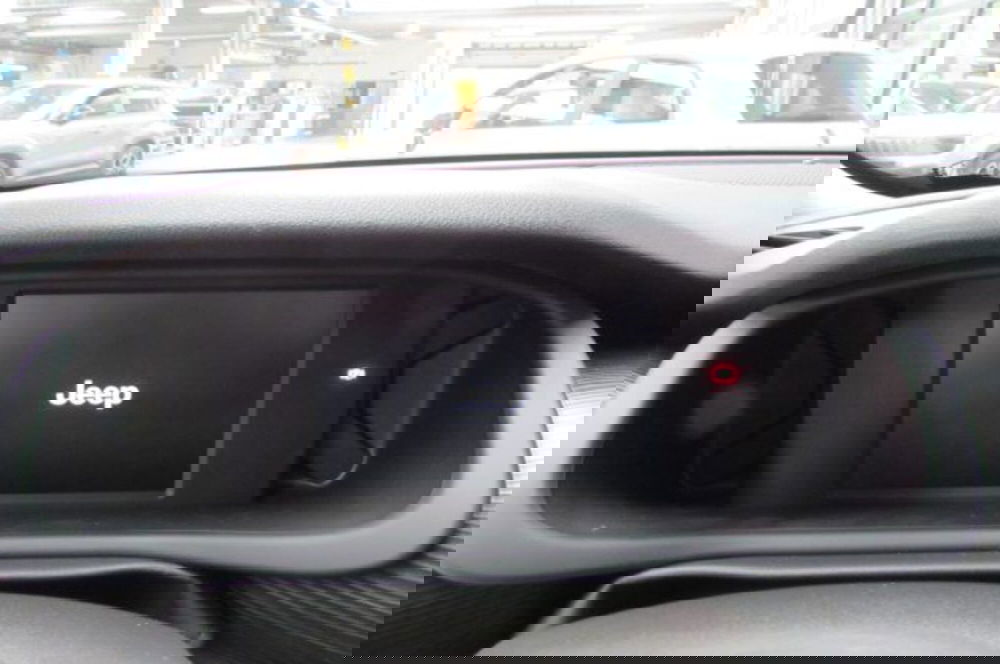 Jeep Avenger nuova a Milano (12)