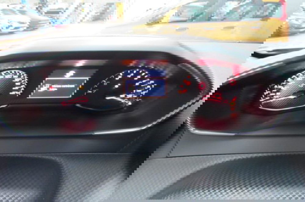 Peugeot 2008 nuova a Milano (12)