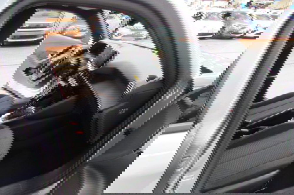 Peugeot 2008 nuova a Milano (16)