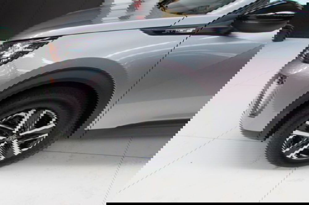 Peugeot 2008 nuova a Milano (5)