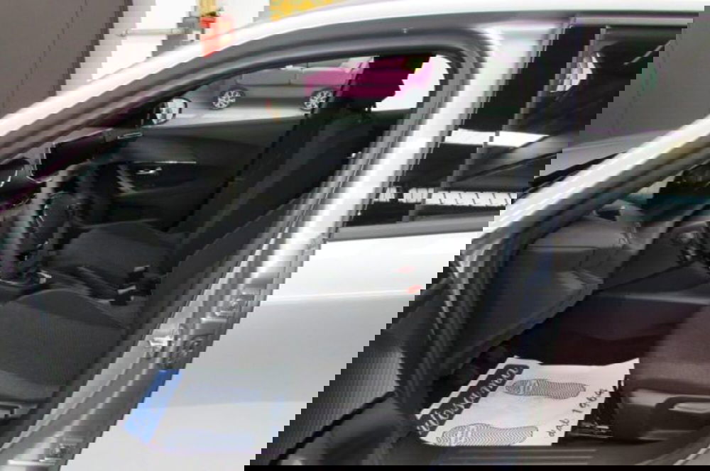 Peugeot 2008 nuova a Milano (6)