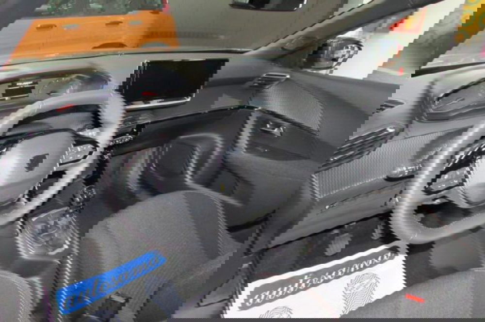 Peugeot 2008 nuova a Milano (7)