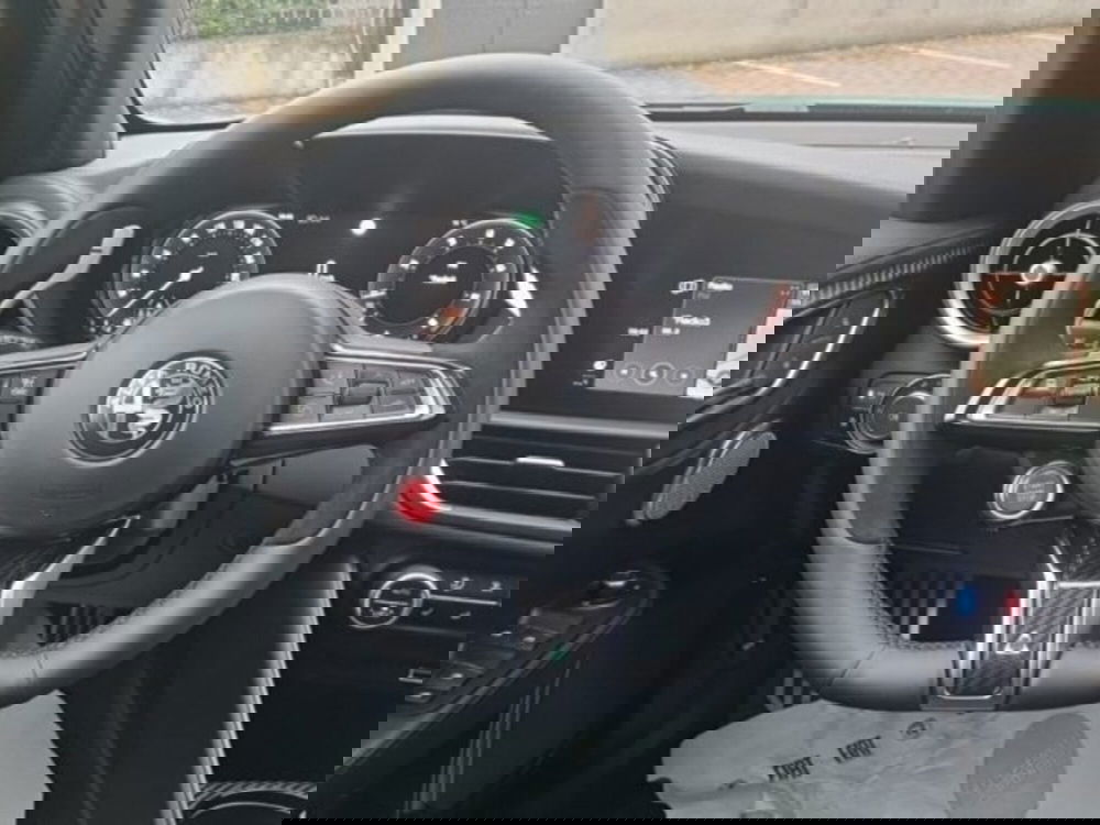 Alfa Romeo Giulia nuova a Monza e Brianza (9)