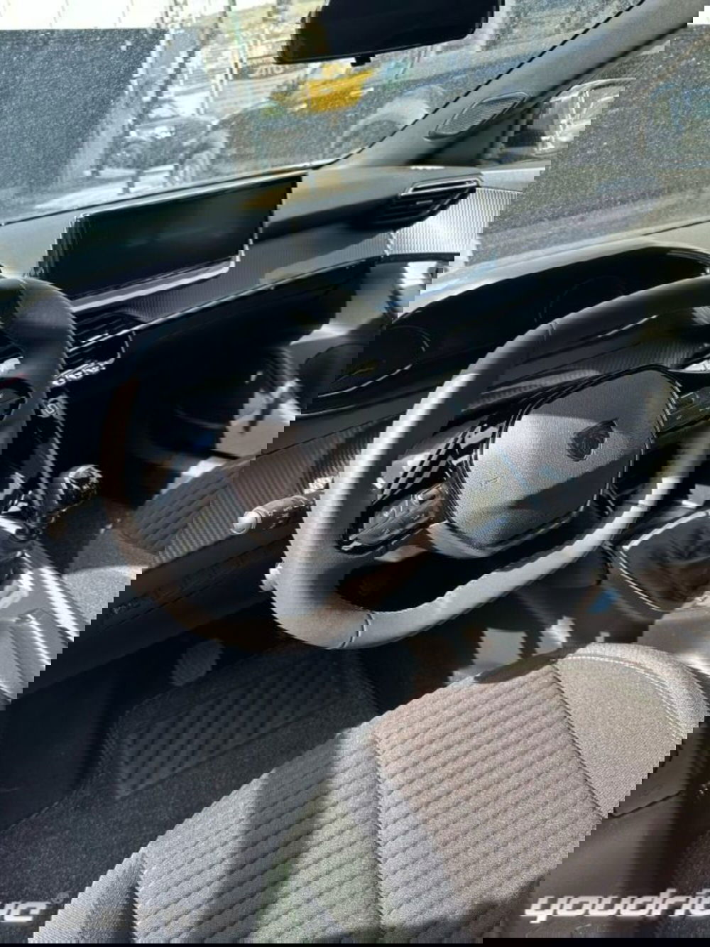 Peugeot 2008 nuova a Napoli (10)