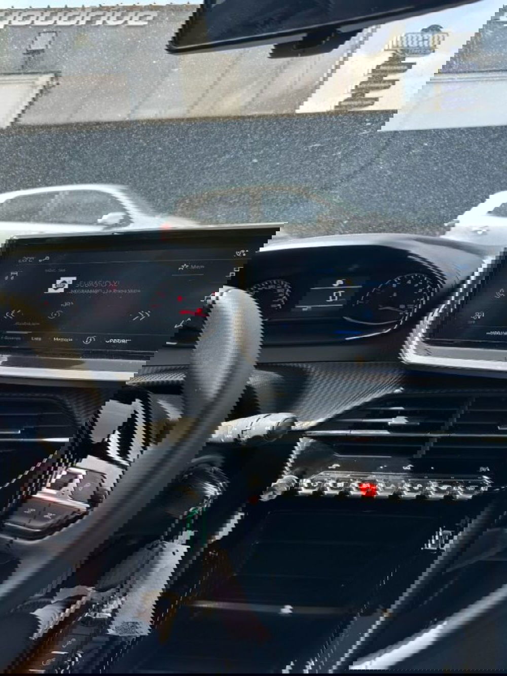 Peugeot 2008 nuova a Napoli (12)