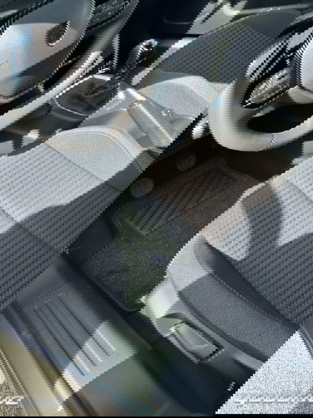 Peugeot 2008 nuova a Napoli (8)