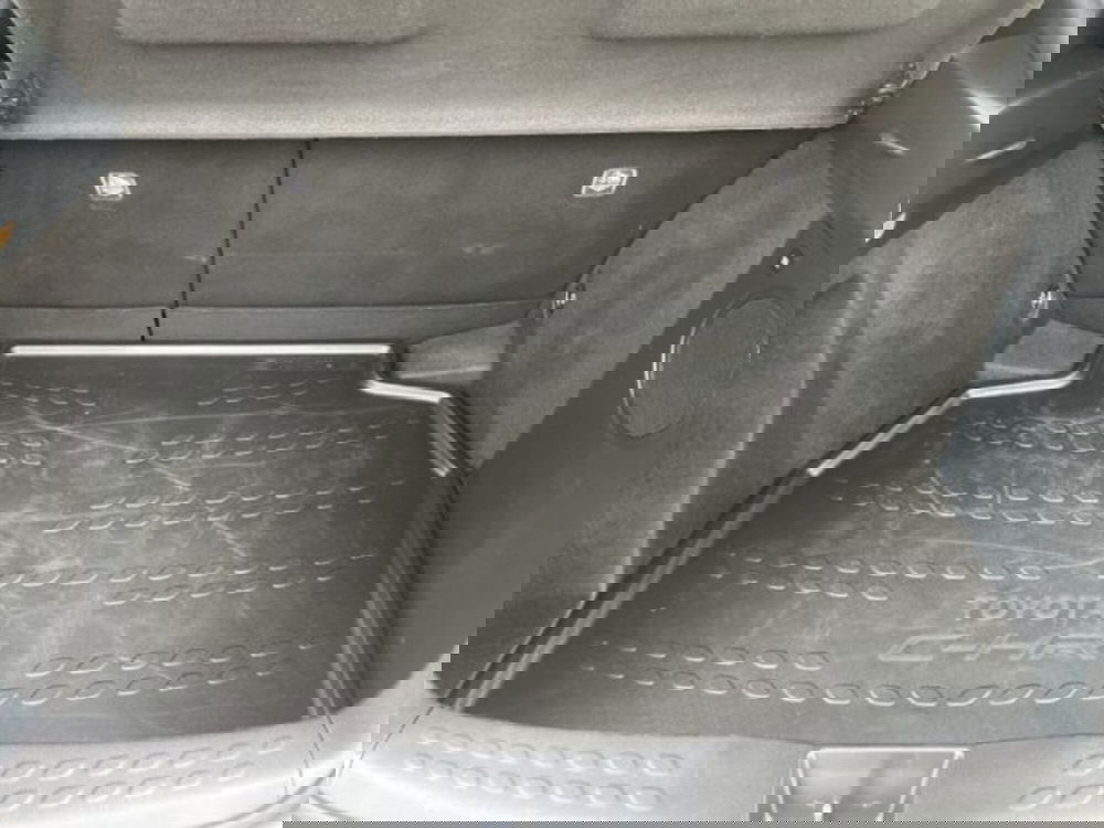 Toyota Toyota C-HR usata a Vercelli (11)