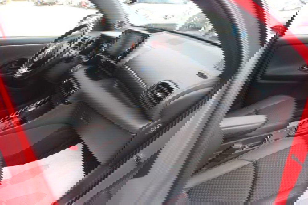 Toyota Yaris Cross usata a Roma (6)