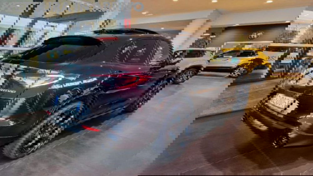 Alfa Romeo Stelvio nuova a Modena (4)