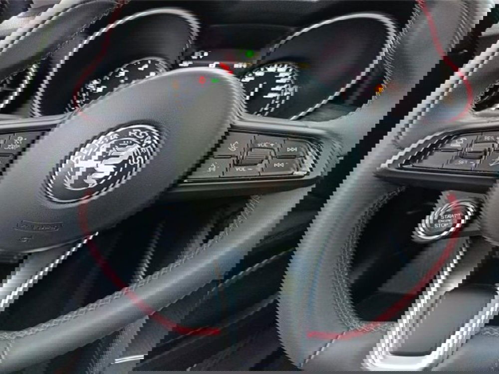 Alfa Romeo Stelvio usata a Bari (15)