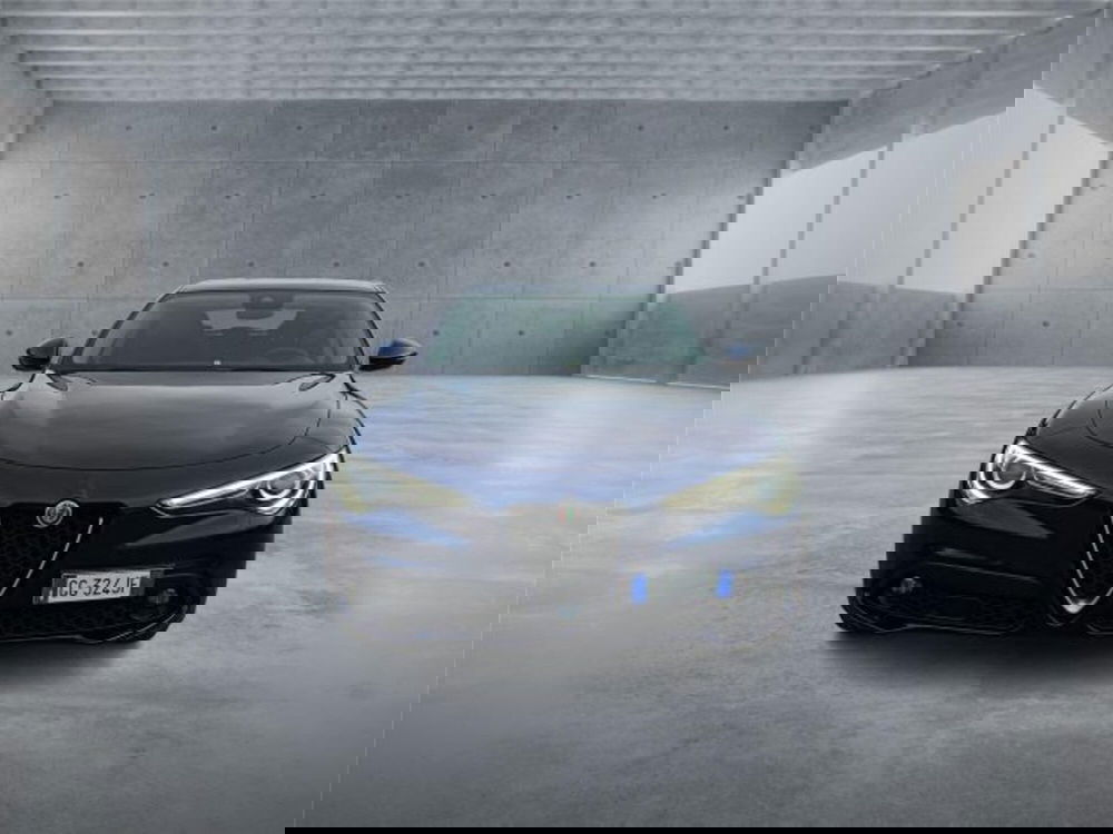 Alfa Romeo Stelvio usata a Bari (2)