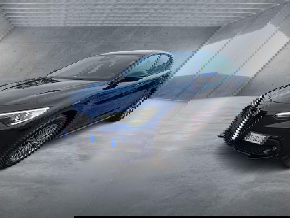 Alfa Romeo Stelvio usata a Bari (3)