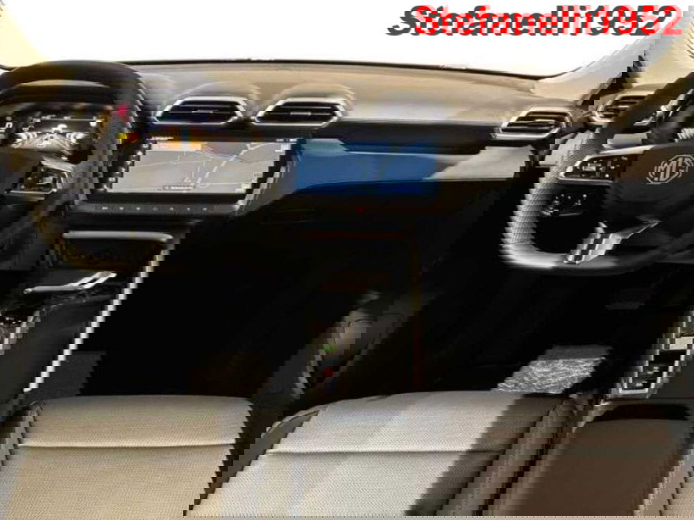 Mg ZS EV nuova a Bologna (13)