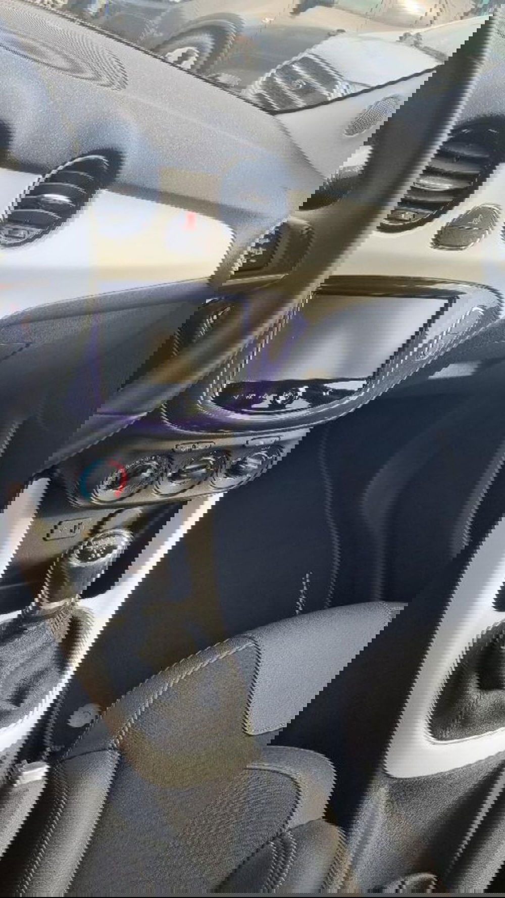 Opel Adam usata a Savona (12)