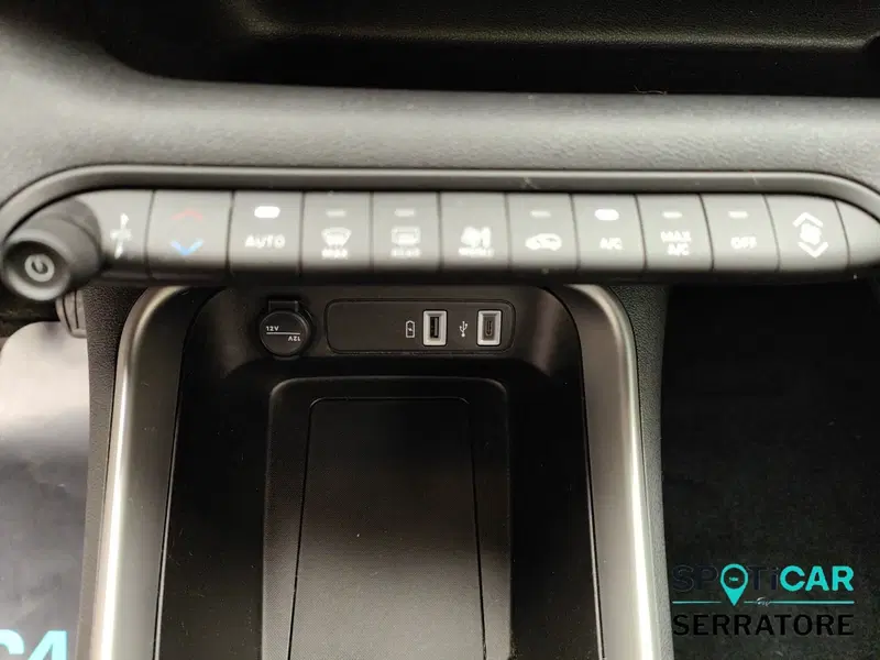 Jeep Avenger usata a Como (17)