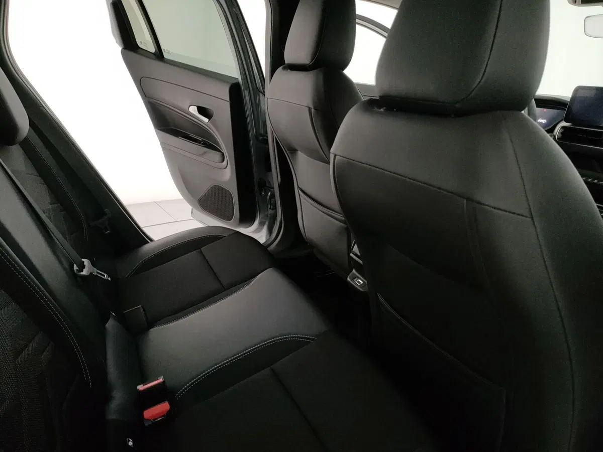 Jeep Avenger usata a Caserta (11)
