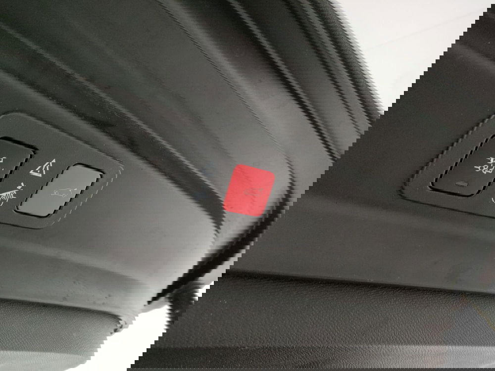 Peugeot 5008 usata a Caserta (10)