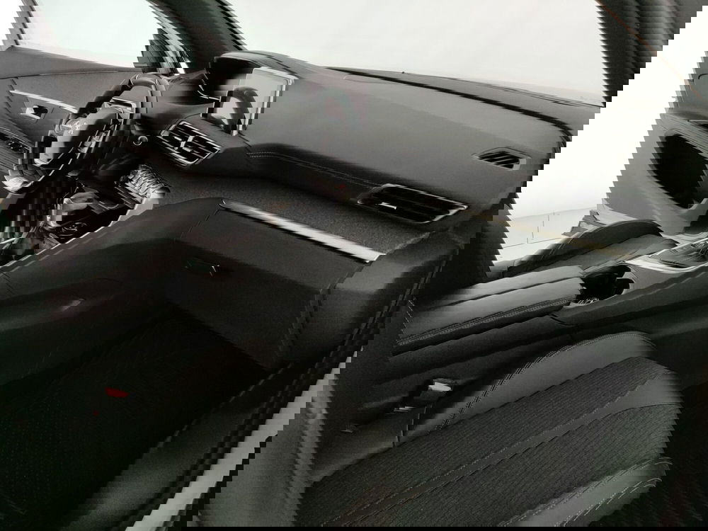 Peugeot 5008 usata a Caserta (18)