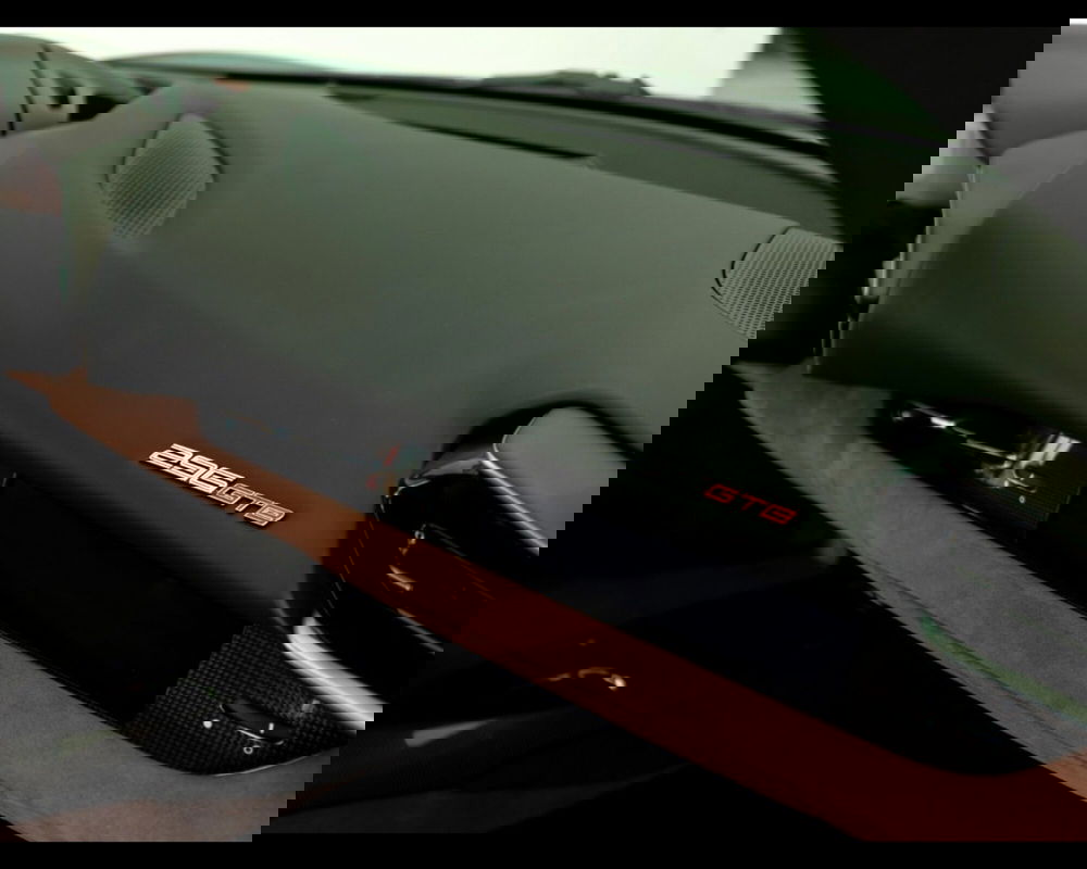 Ferrari 296 Coupé usata a Padova (17)