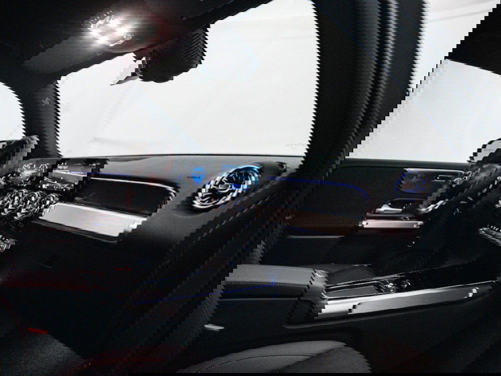 Mercedes-Benz GLB nuova a Macerata (10)