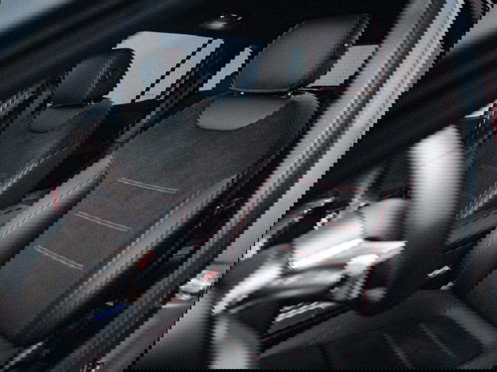 Mercedes-Benz GLB nuova a Macerata (12)