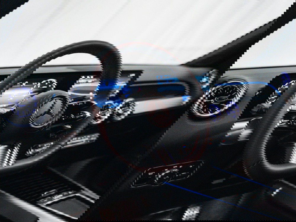 Mercedes-Benz GLB nuova a Macerata (15)