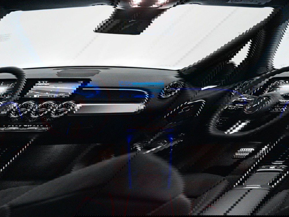 Mercedes-Benz GLB nuova a Macerata (17)