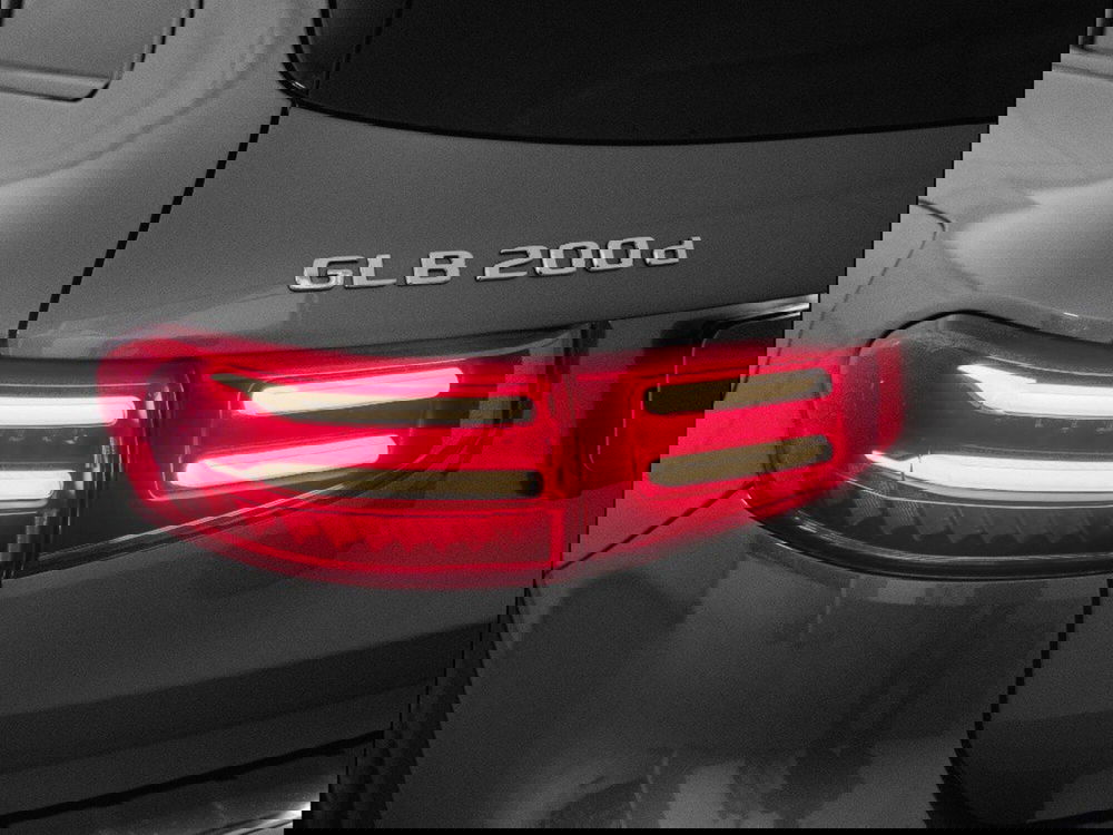 Mercedes-Benz GLB nuova a Macerata (7)