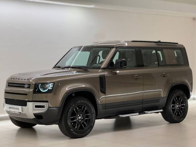 Land Rover Defender 110 3.0D I6 200 CV AWD Auto S del 2021 usata a Savona