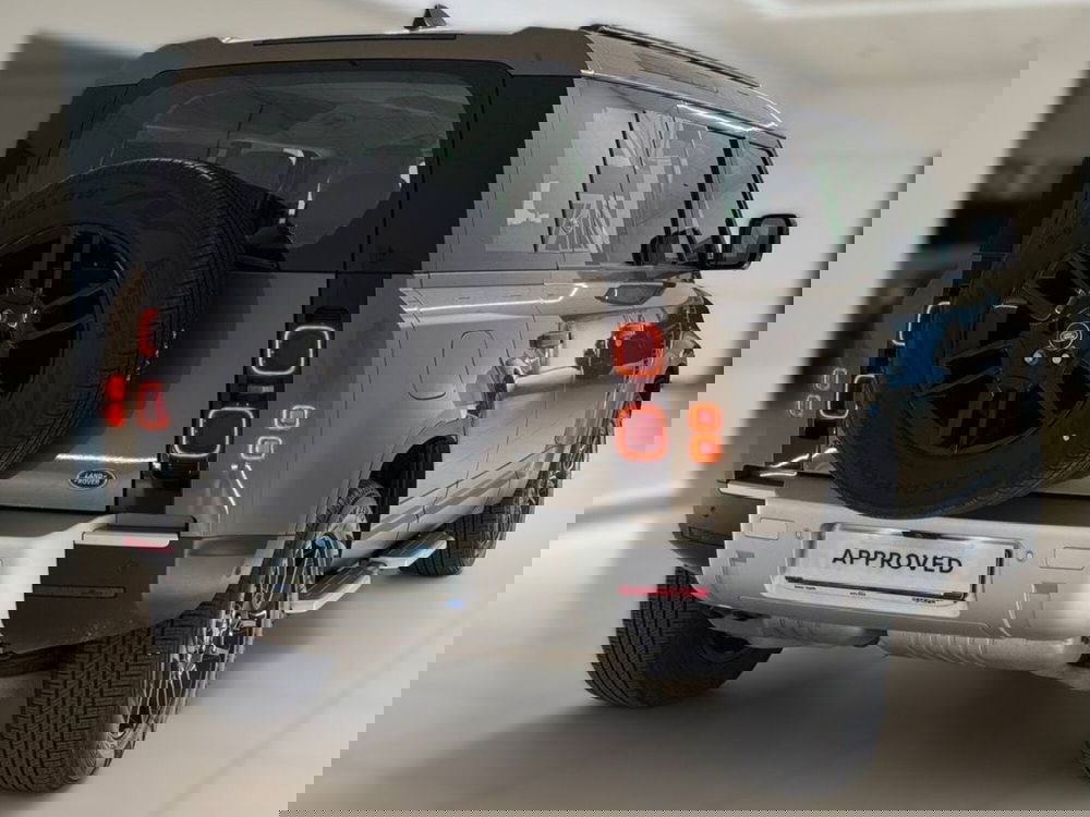 Land Rover Defender usata a Savona (2)