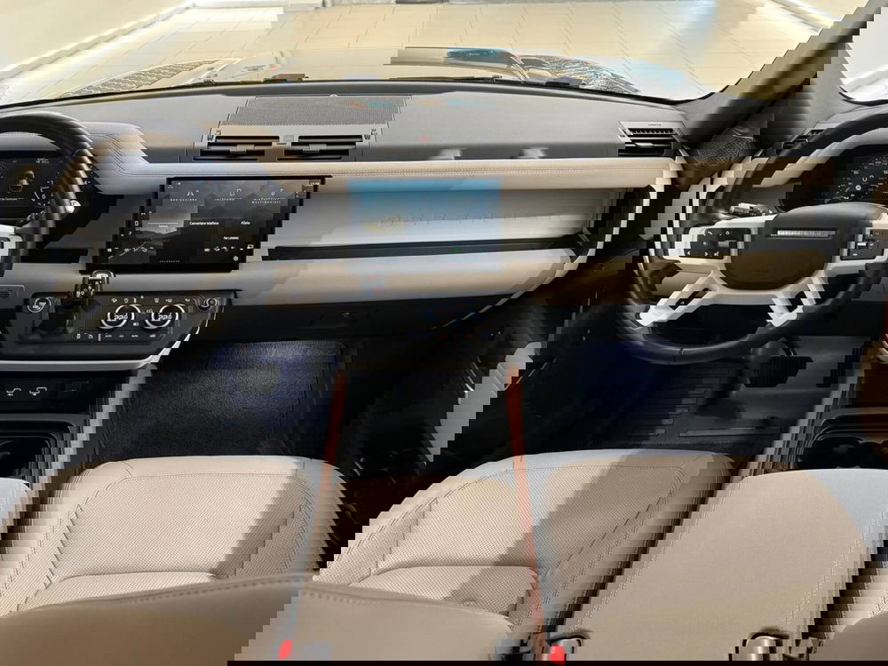 Land Rover Defender usata a Savona (4)