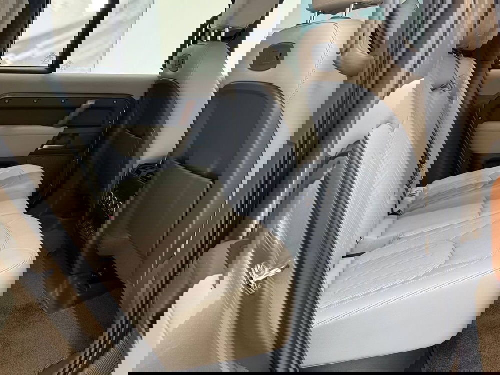 Land Rover Defender usata a Savona (5)