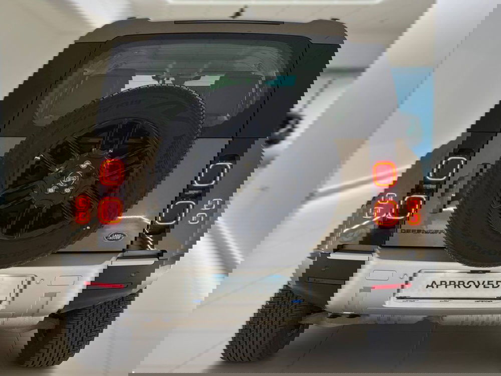 Land Rover Defender usata a Savona (7)