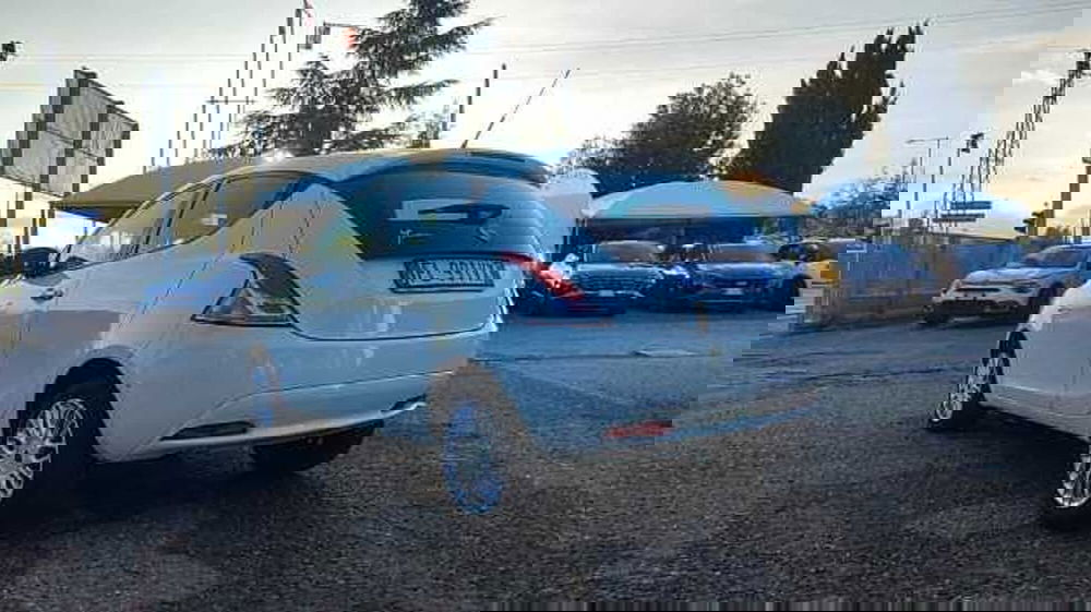 Lancia Ypsilon usata a Firenze (6)