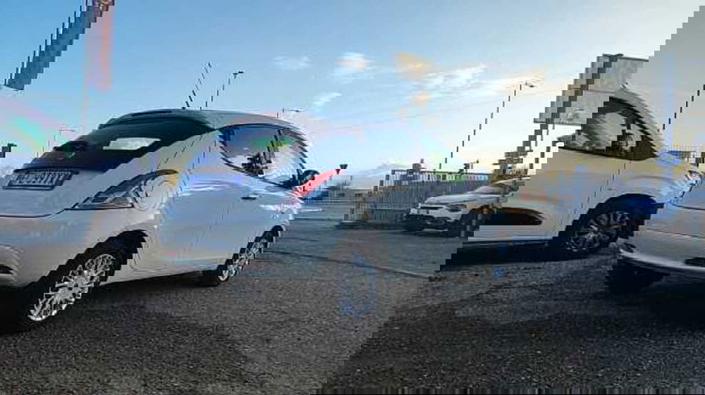 Lancia Ypsilon usata a Firenze (9)