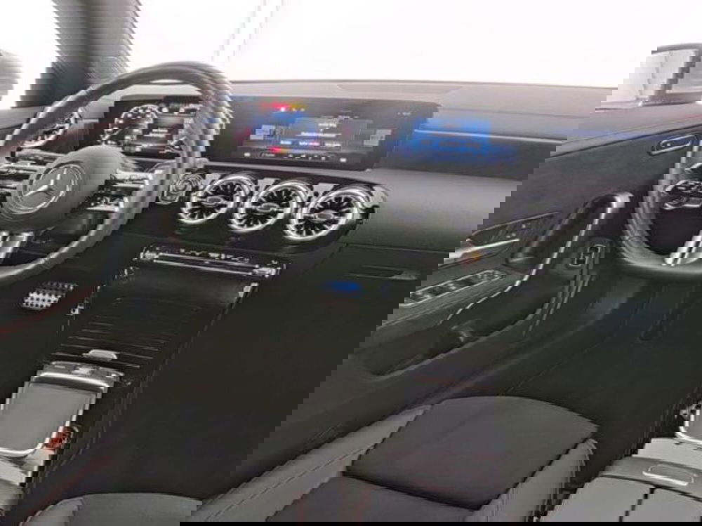 Mercedes-Benz CLA Shooting Brake usata a Milano (6)