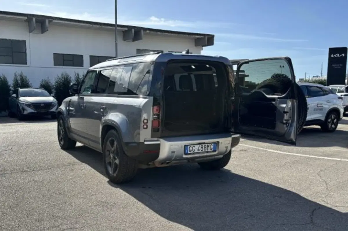 Land Rover Defender usata a Latina (7)