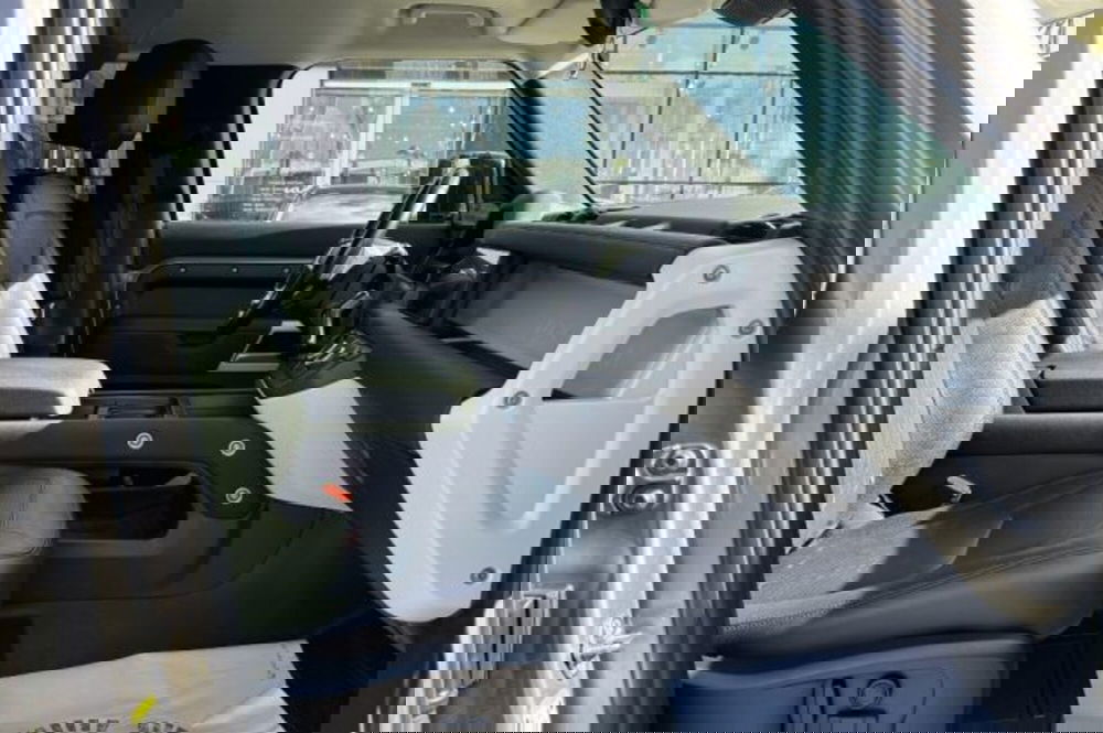 Land Rover Defender usata a Latina (8)