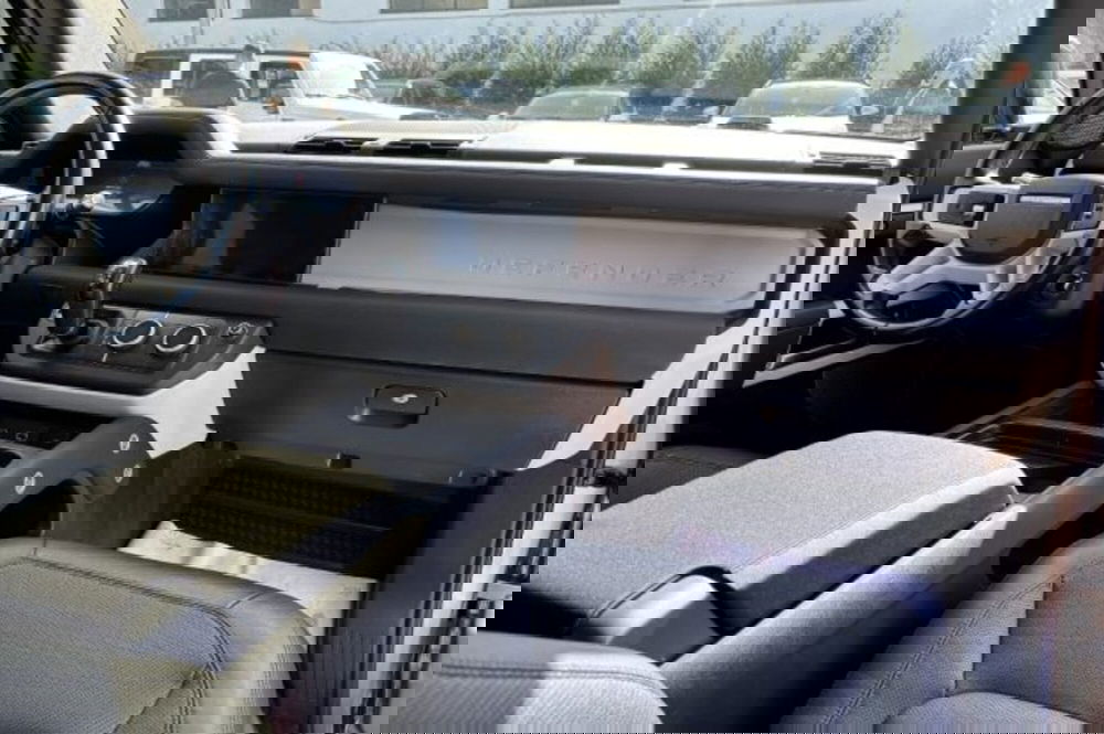 Land Rover Defender usata a Latina (9)