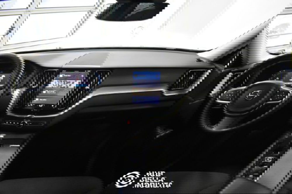Volvo XC60 usata a Perugia (10)
