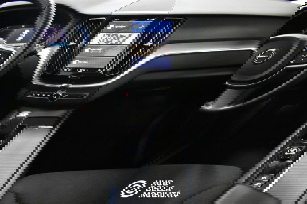 Volvo XC60 usata a Perugia (11)