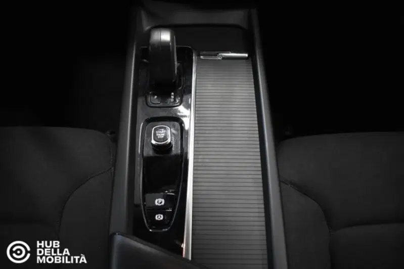 Volvo XC60 usata a Perugia (11)