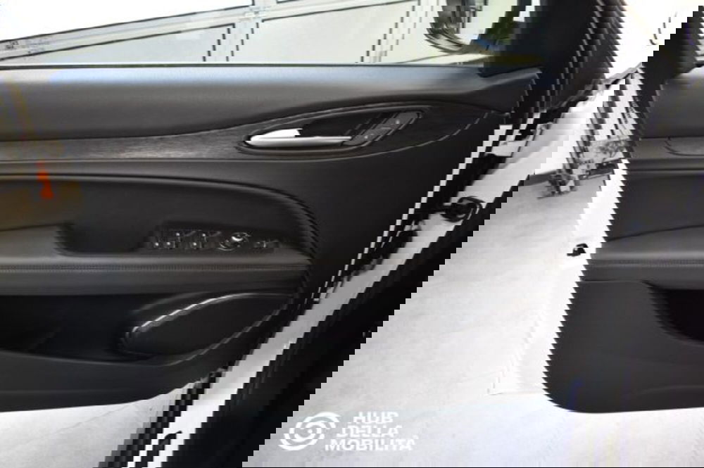 Alfa Romeo Stelvio usata a Perugia (7)