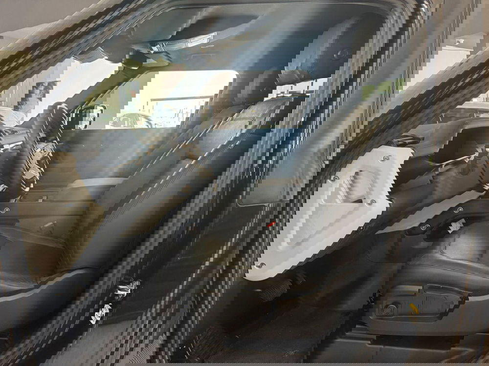 Land Rover Defender usata a Salerno (10)