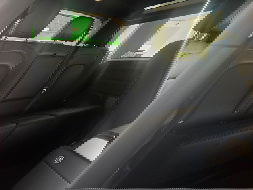 Land Rover Defender usata a Salerno (16)