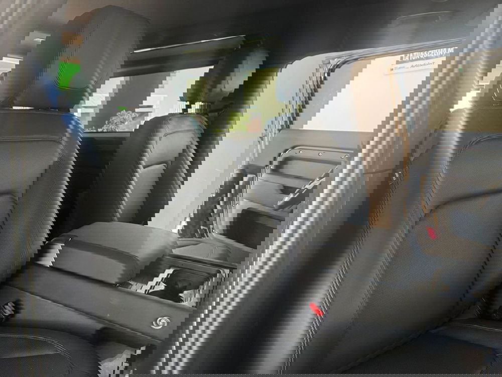 Land Rover Defender usata a Salerno (18)